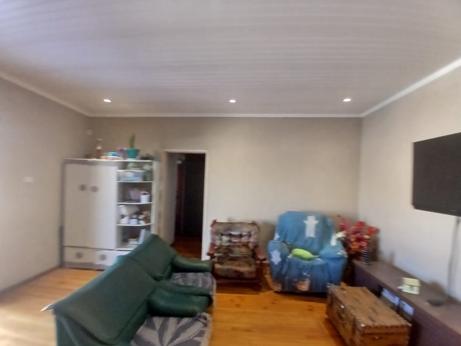 4 Bedroom Property for Sale in Avondale Western Cape
